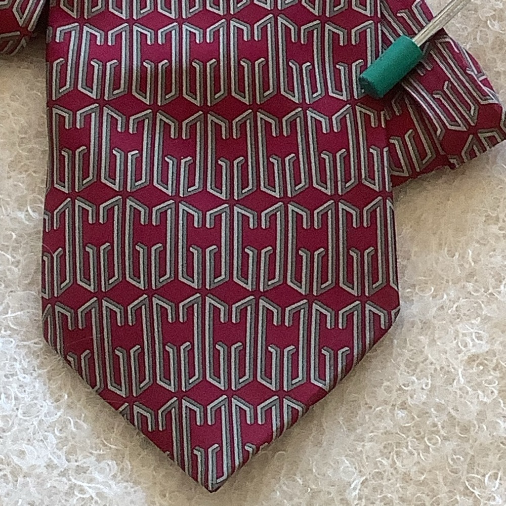 Gucci Vintage Silk Tie Red Interlocking G Logo Geometric Pattern Made in Italy - Picture 12 of 16